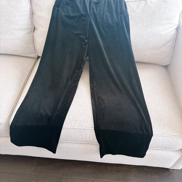 99% NEW ZARA BLACK VELVET PANTS - Picture 2 of 8